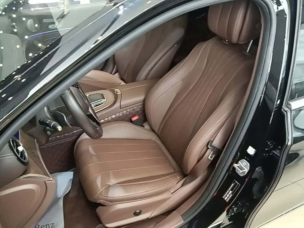 Mercedes-Benz E-Class, 2022 15