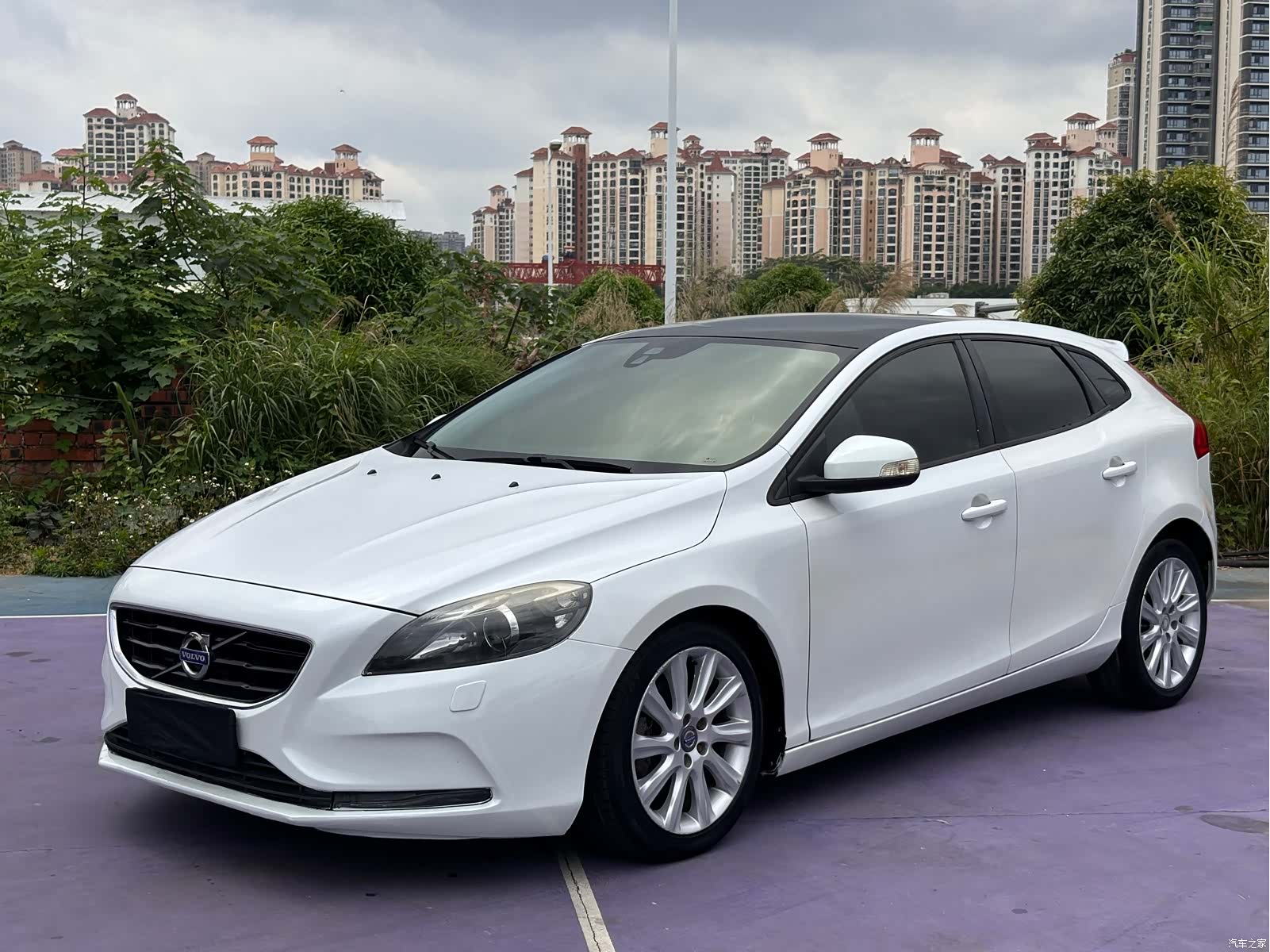 Volvo V40, 2015 1