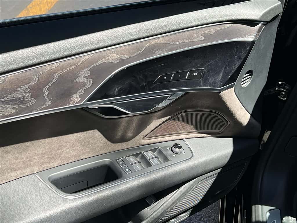 Audi A8L, 2020 все фото