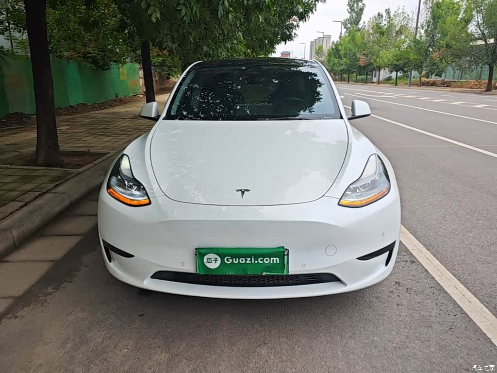 Tesla Model Y, 2023 3