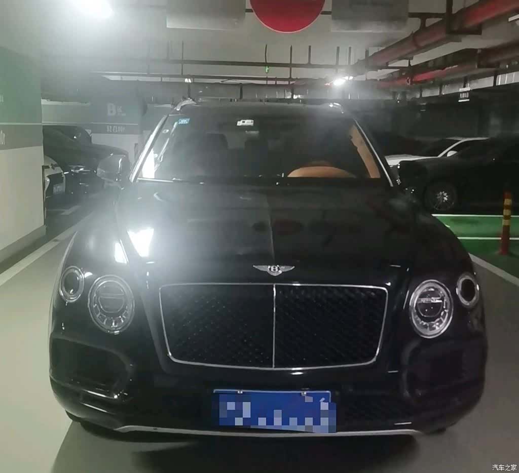 Bentley Bentayga, 2018 3