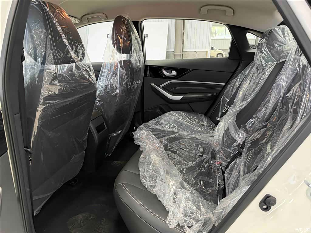 Nissan D60, 2026 12