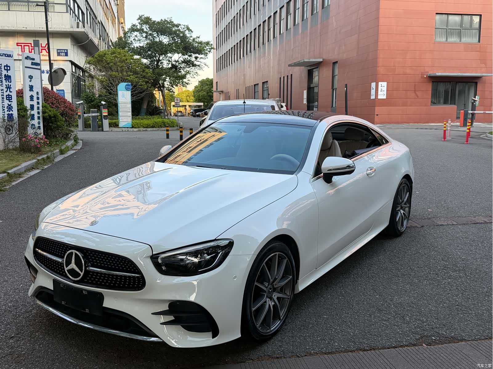 Mercedes-Benz E-Class, 2022 1