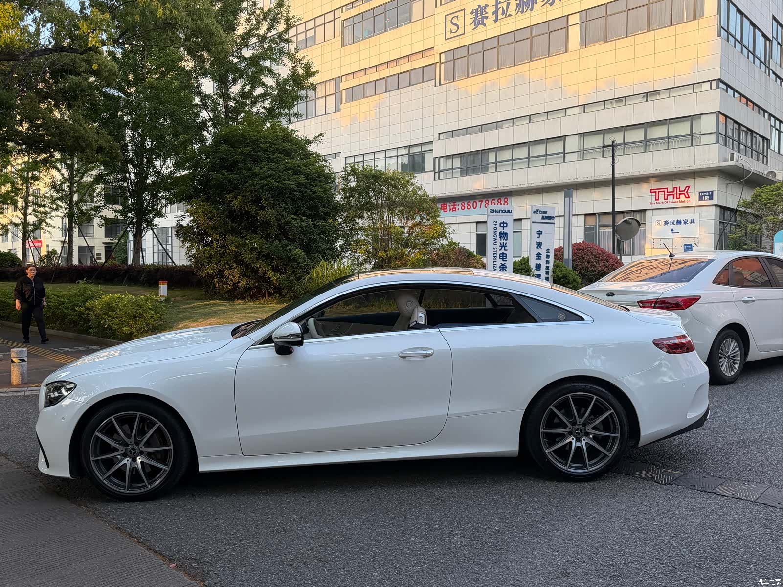 Mercedes-Benz E-Class, 2022 3