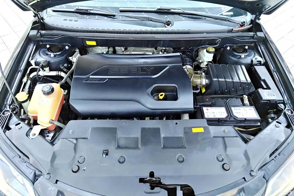 Geely Emgrand, 2015 10