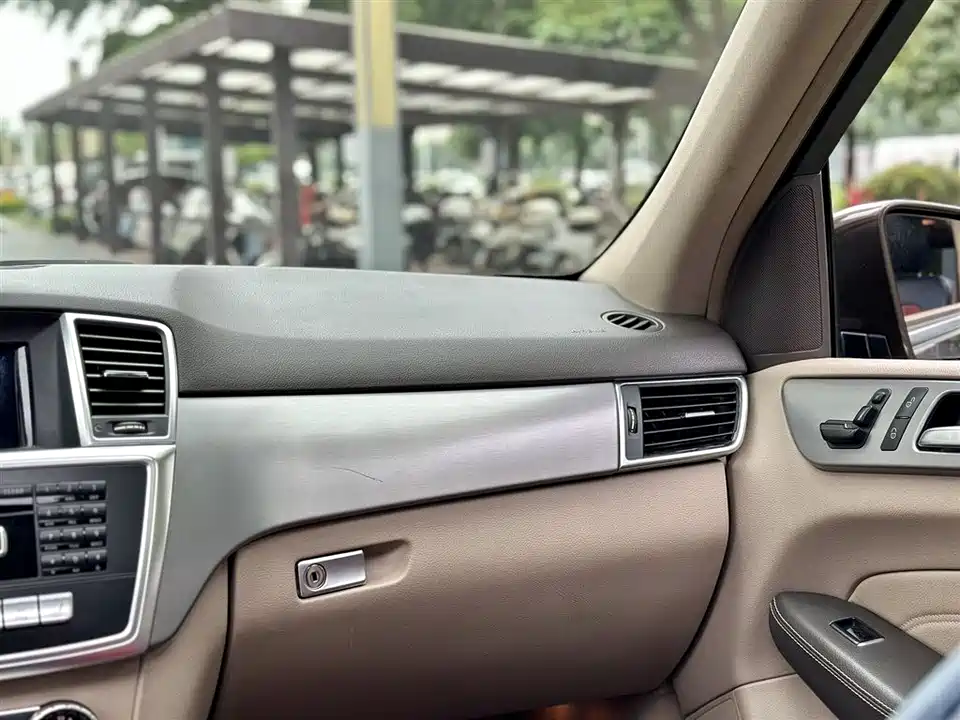 Mercedes-Benz M class