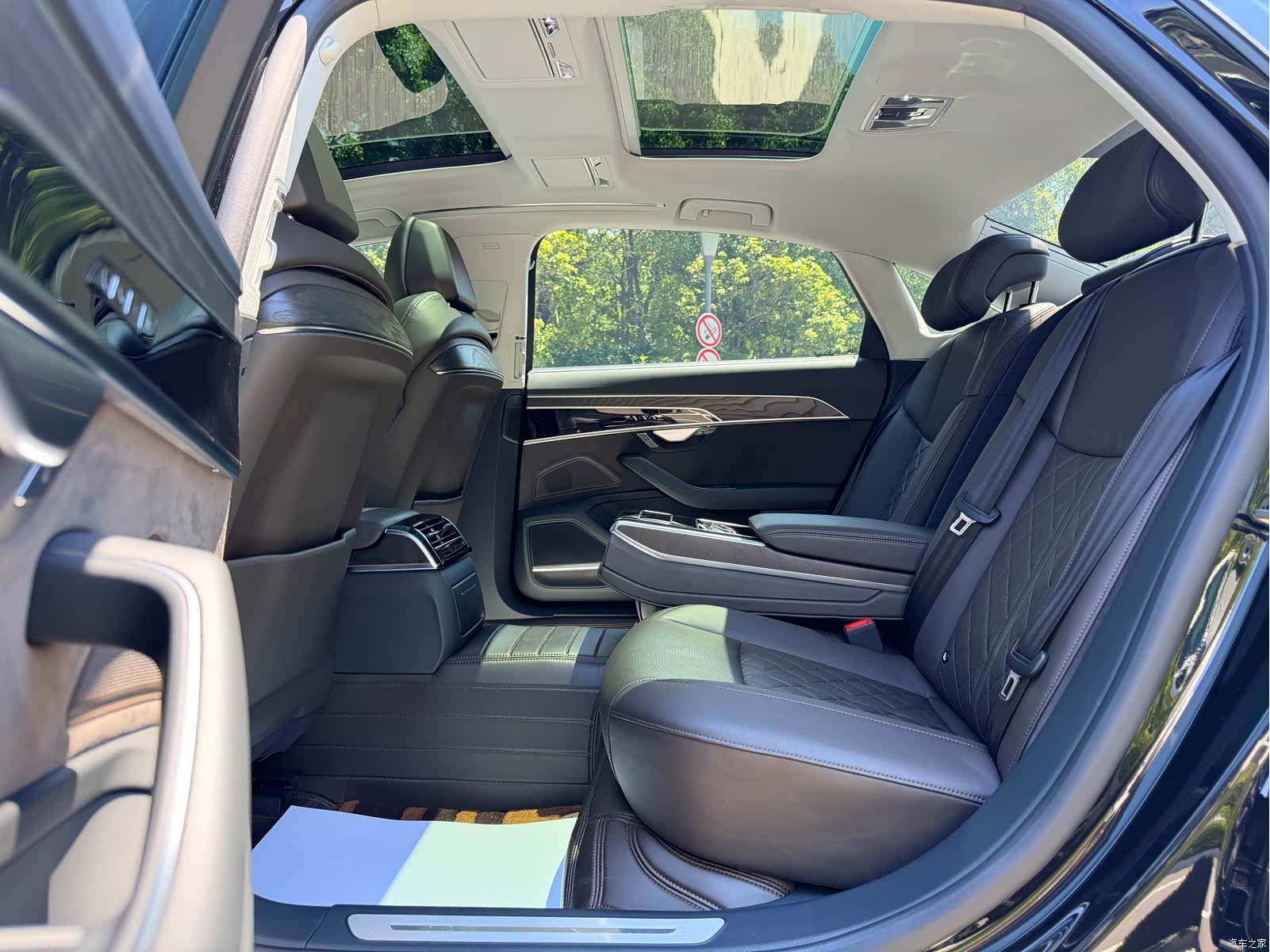 Audi A8L, 2021 23