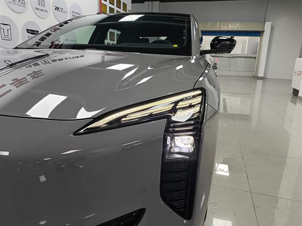 Hongqi EH7 Hongqi EH7