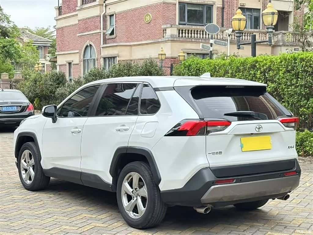 Toyota RAV4, 2023 6