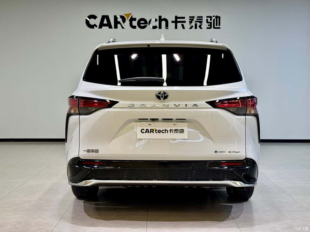 Toyota Granvia, 2025 все фото