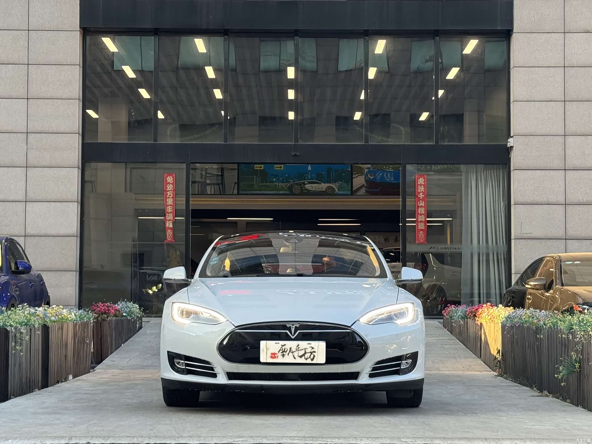 Tesla Model S, 2015 2