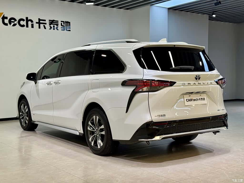 Toyota Granvia, 2025 6