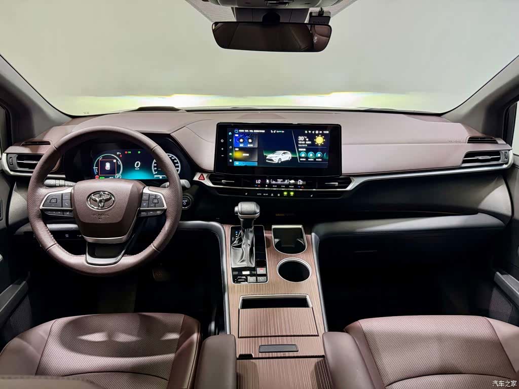Toyota Granvia, 2025 14