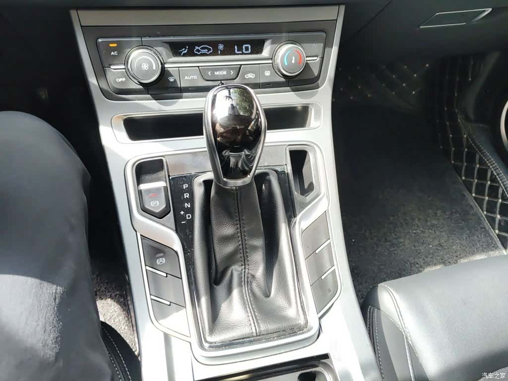 Geely Emgrand, 2021 10