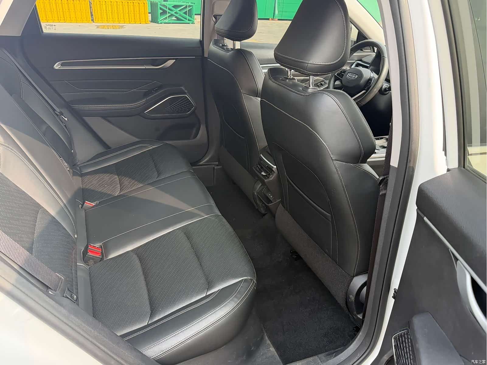 Geely Emgrand, 2021 9