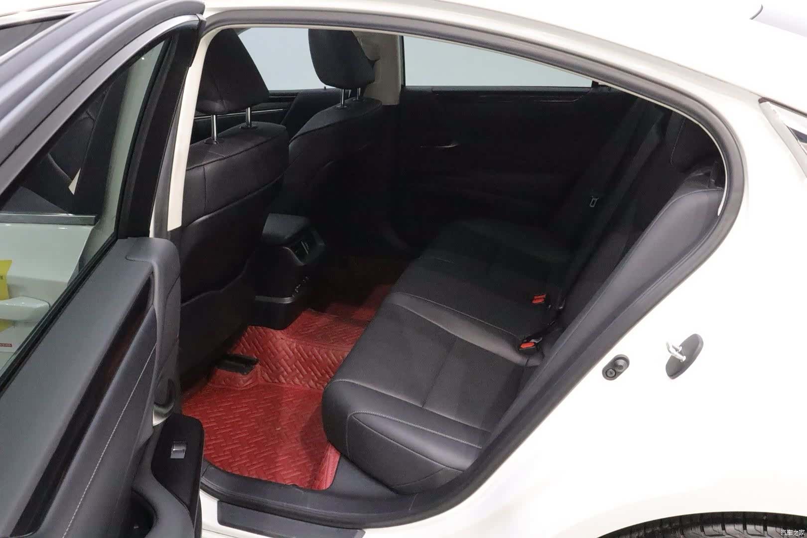 Lexus ES, 2021 12