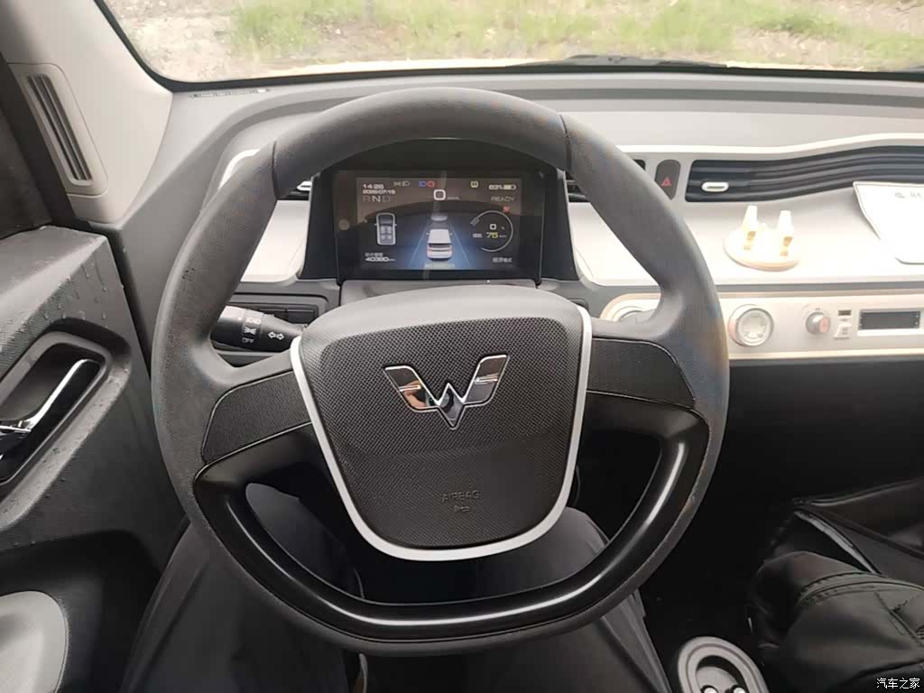 Wuling MINIEV, 2023 11