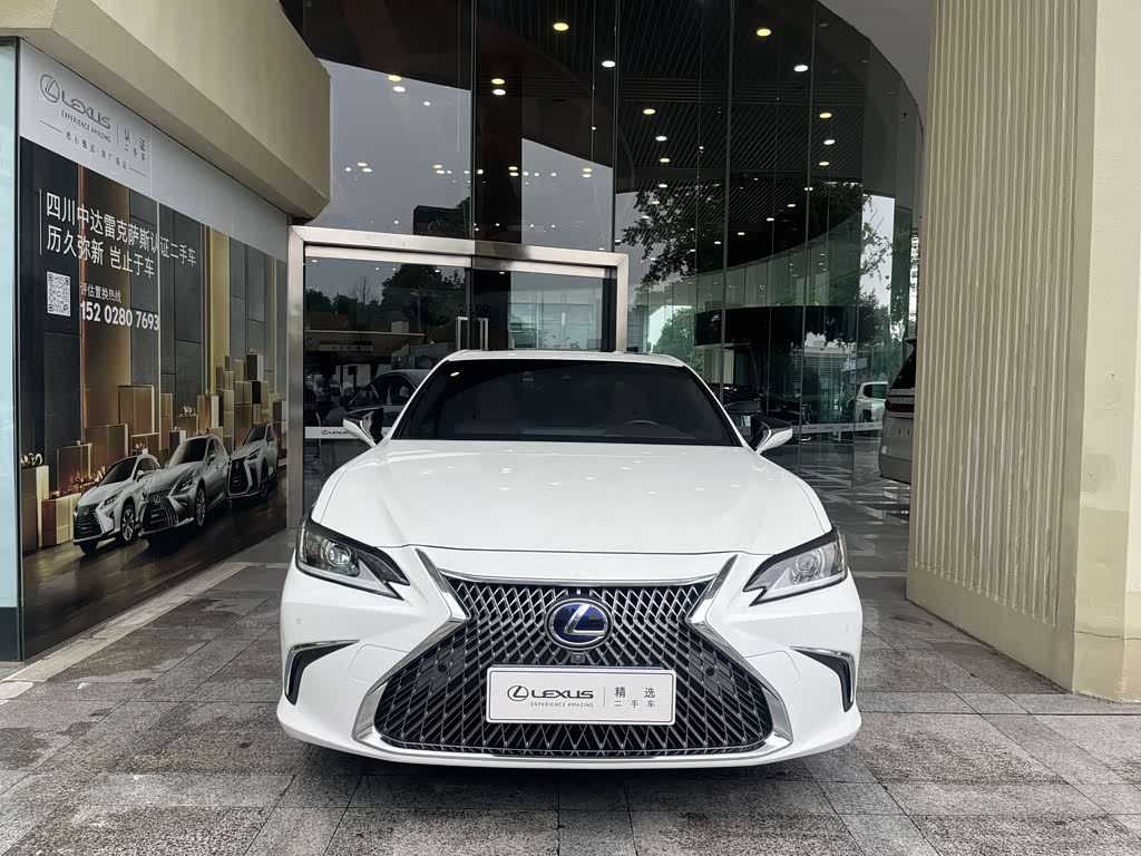 Lexus ES 2018 300h V