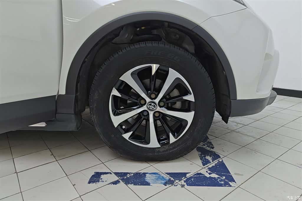 Toyota RAV4, 2018 6