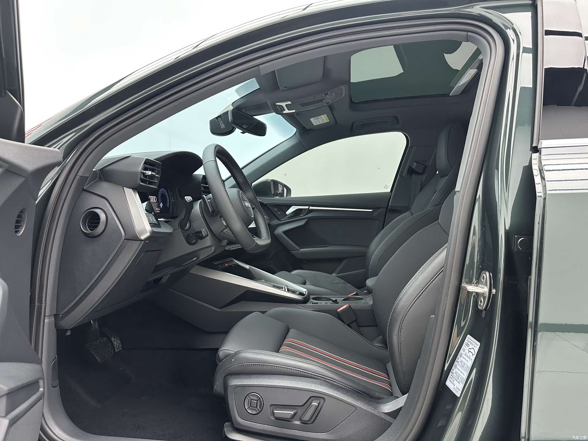 Audi A3, 2023 все фото