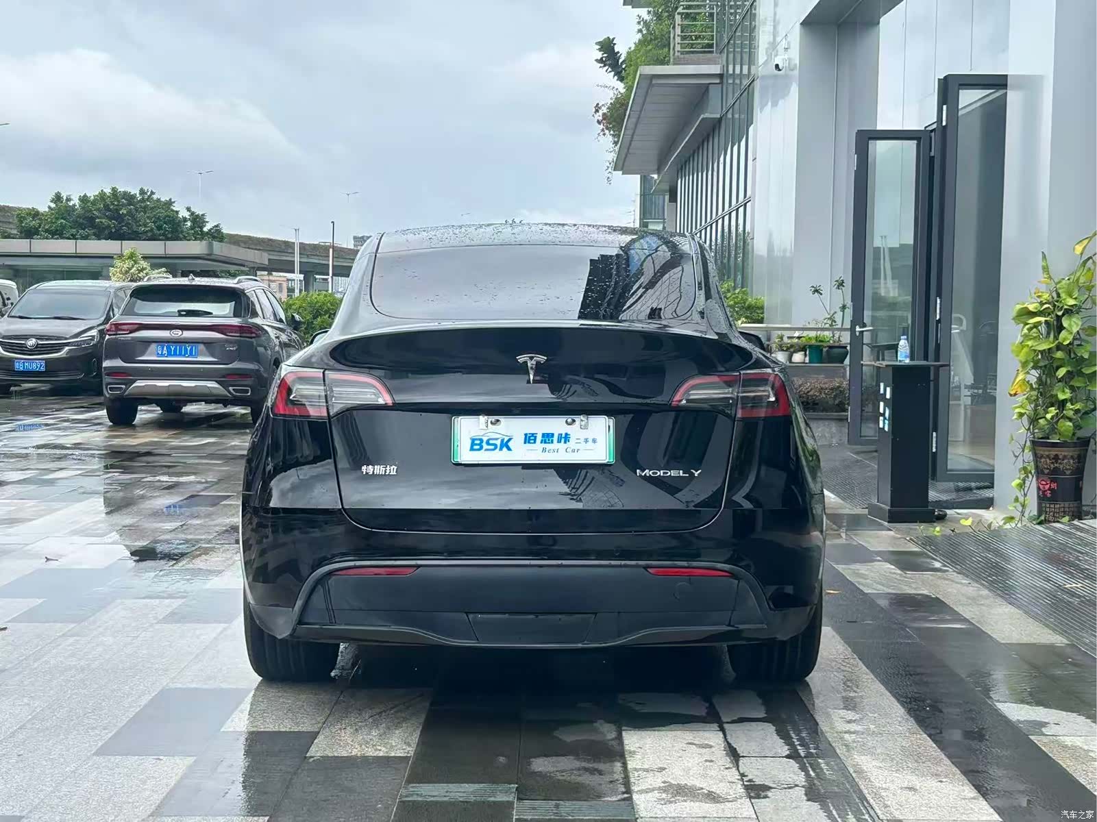 Tesla Model Y, 2023 все фото