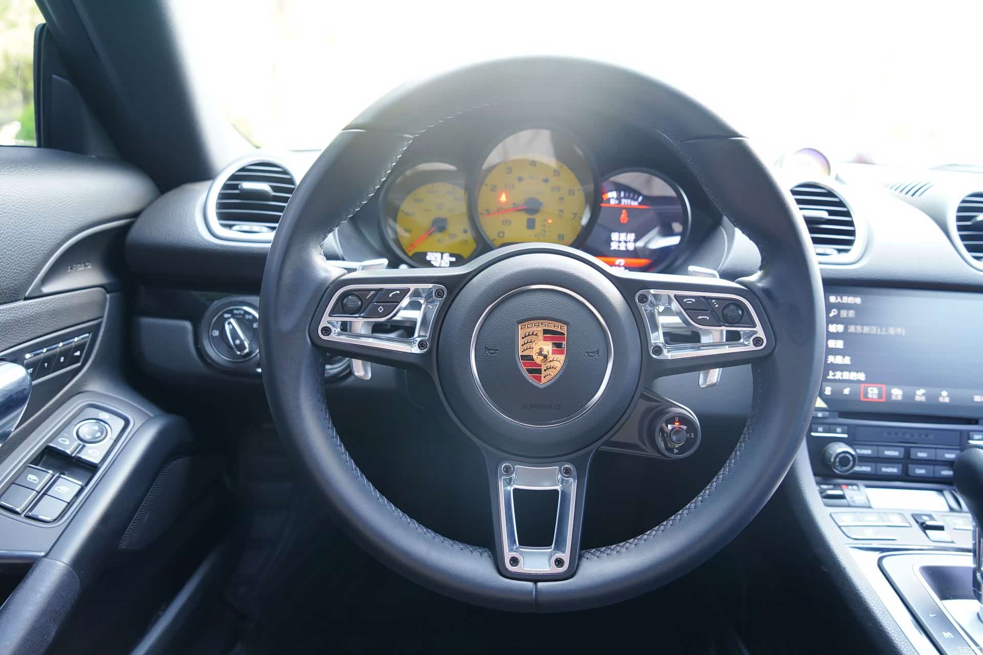 Porsche Cayman, 2022 11