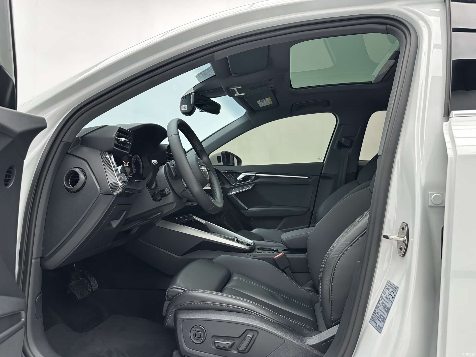 Audi A3, 2023 все фото