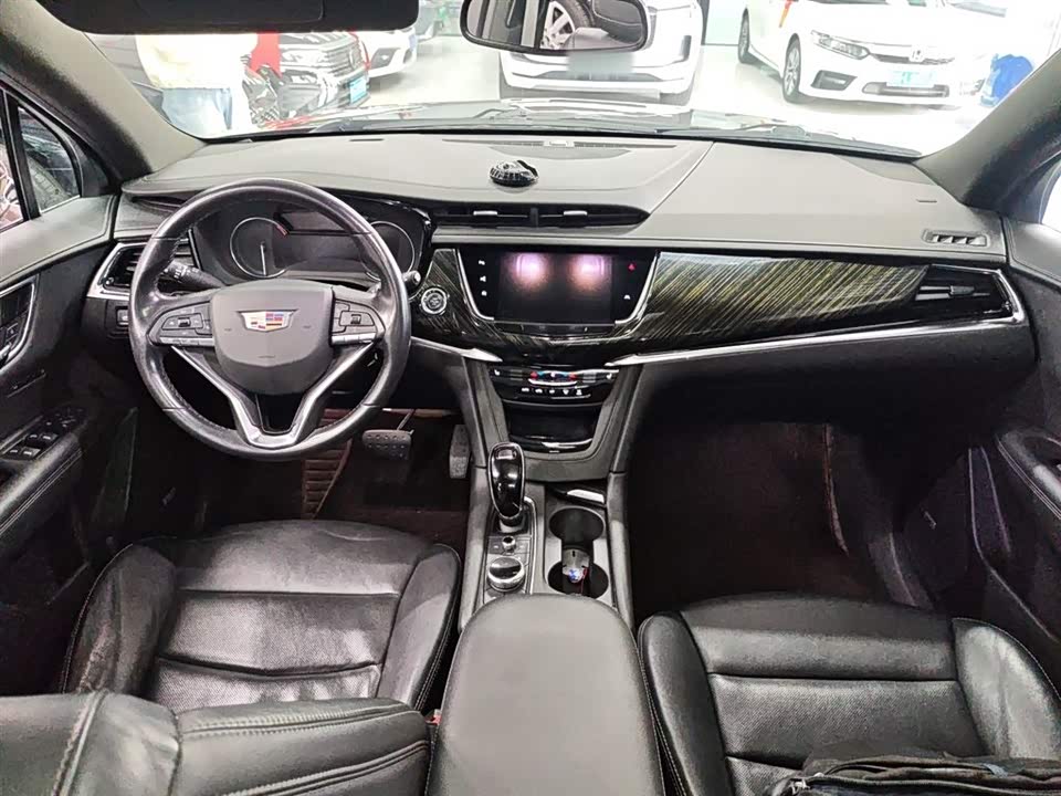 Cadillac XT6