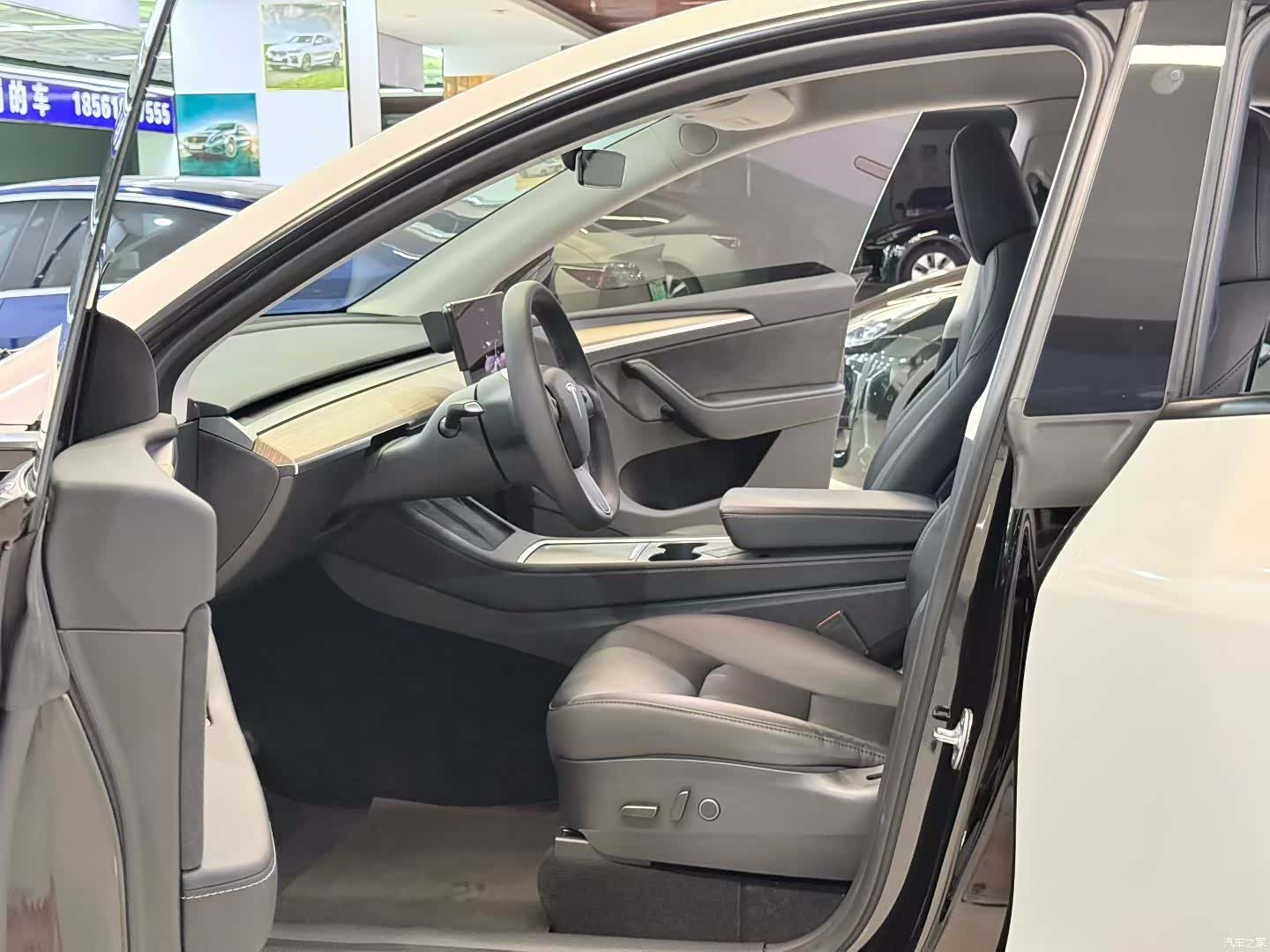 Tesla Model Y, 2022 все фото