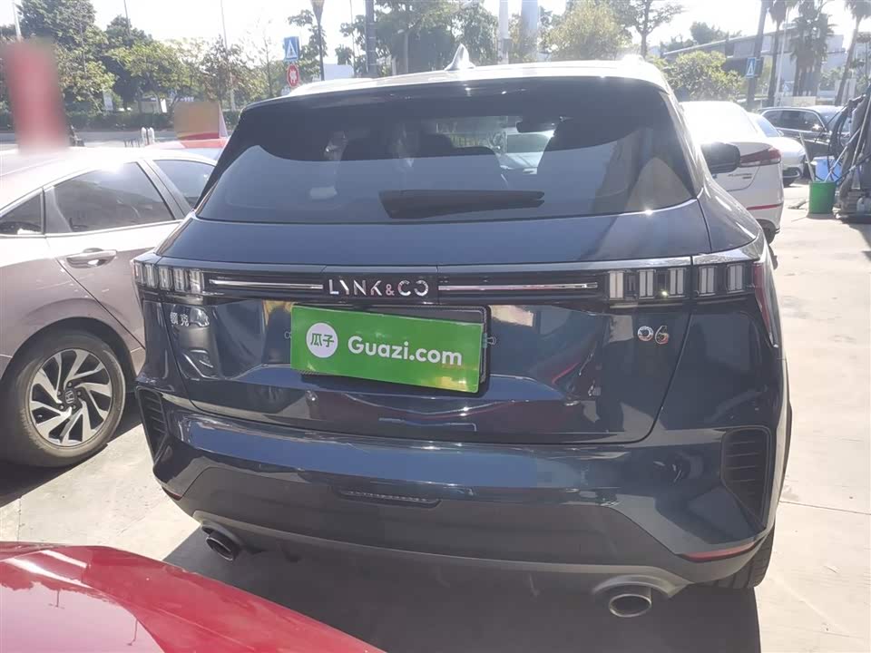Lynk & Co 06