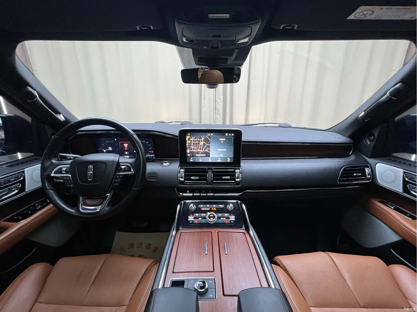 Lincoln Navigator, 2022 12