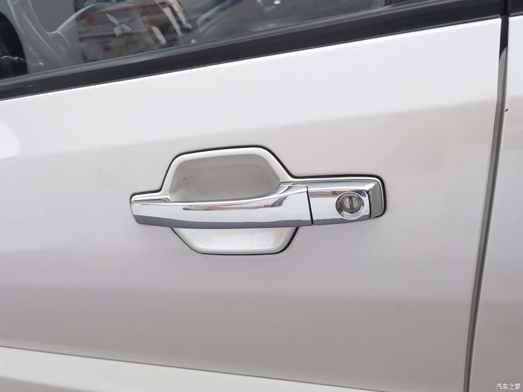 Mitsubishi Pajero, 2015 18