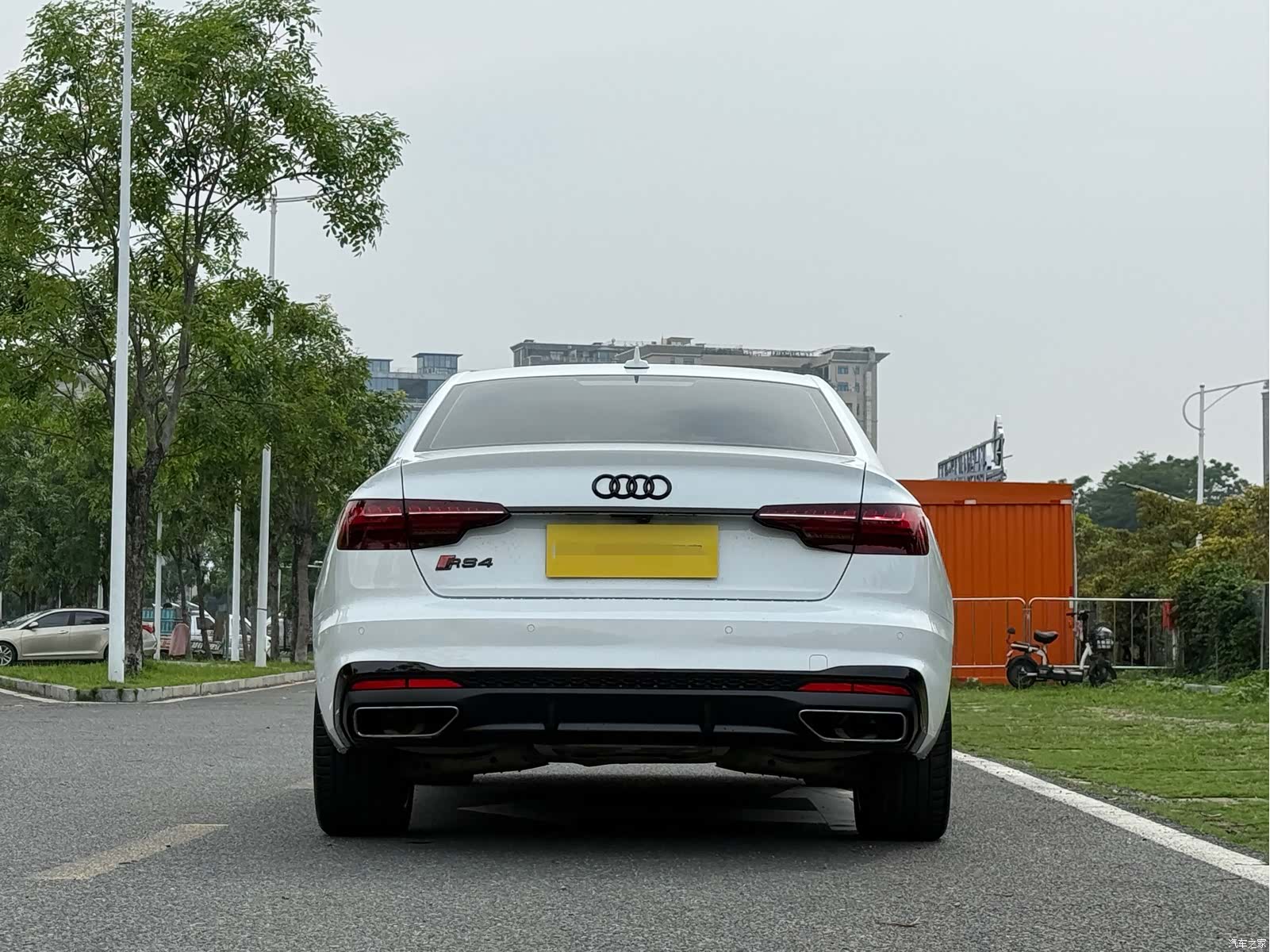 Audi A4L, 2023 все фото