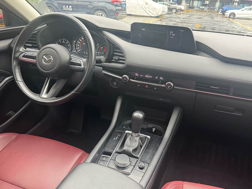 Mazda 3 Angkesaila