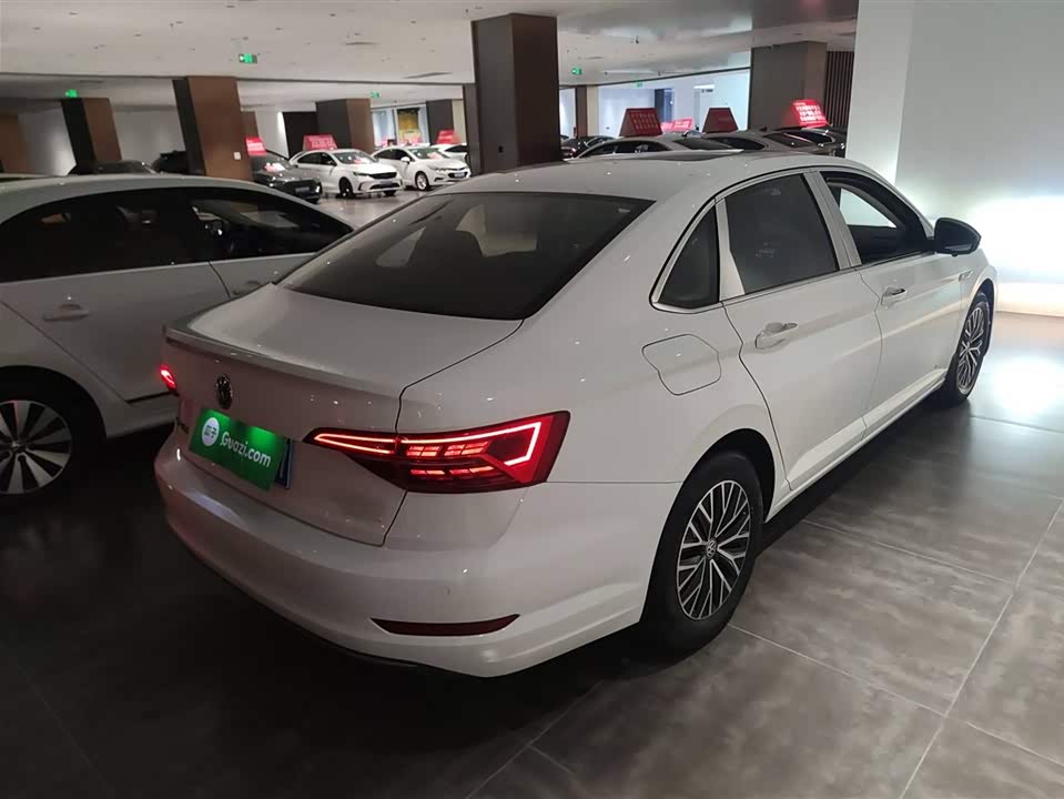 Volkswagen Sagitar