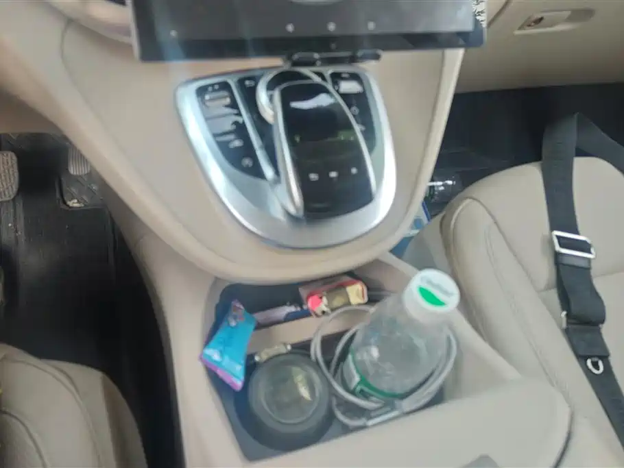 Mercedes-Benz V-class