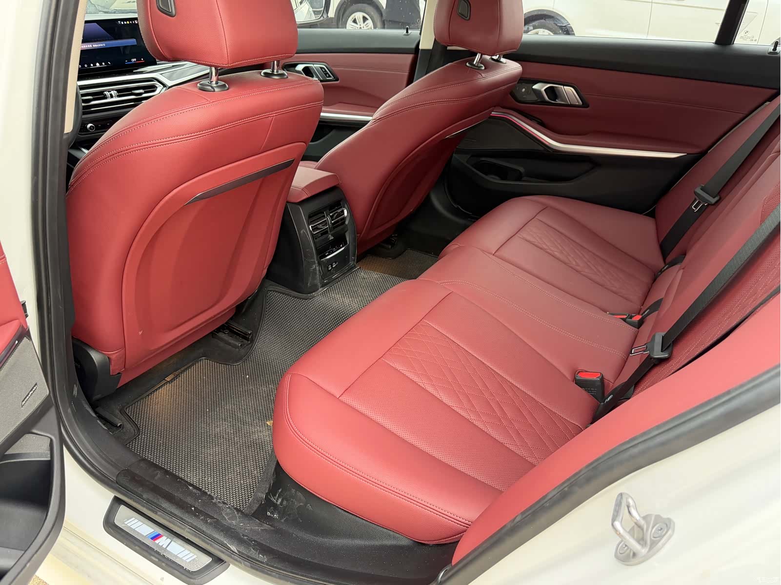 BMW 3 Series, 2024 14