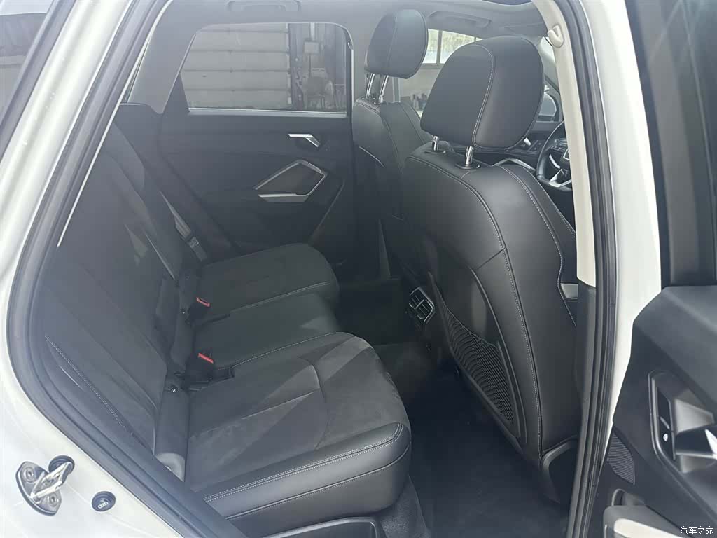 Audi Q3, 2022 10