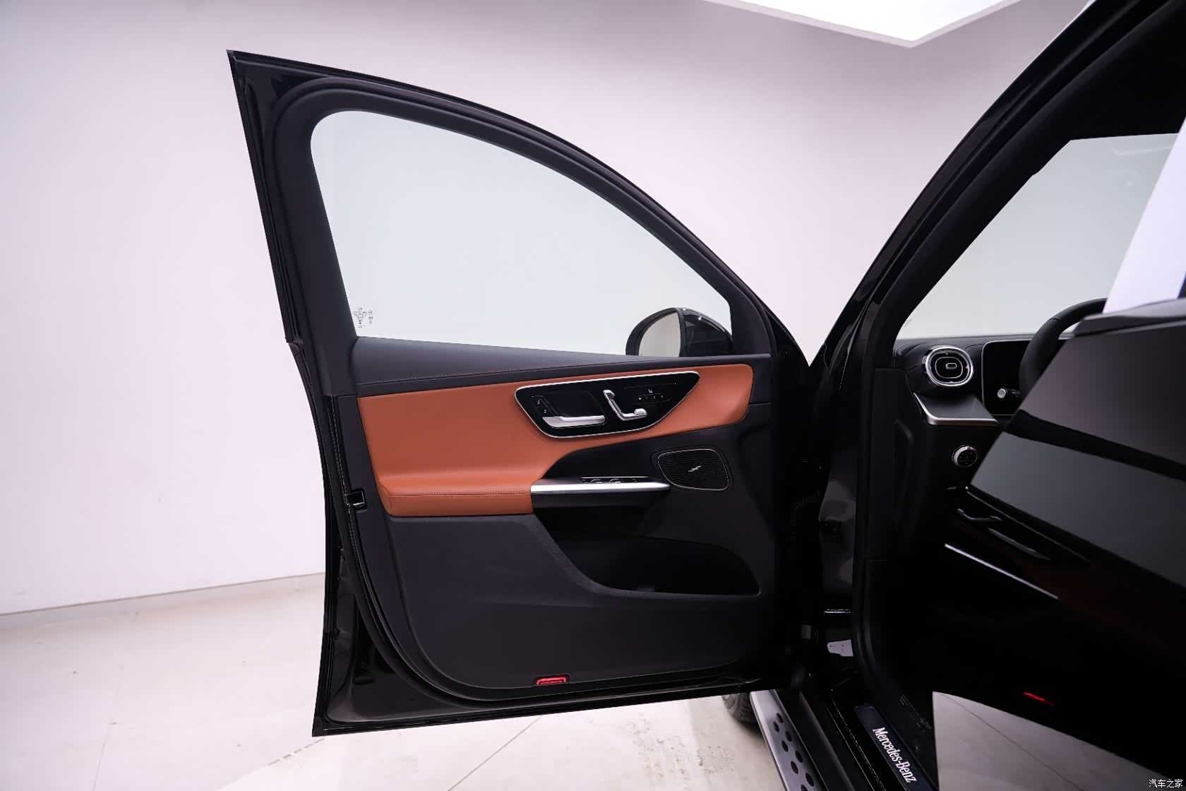 Mercedes-Benz GLC, 2025 15