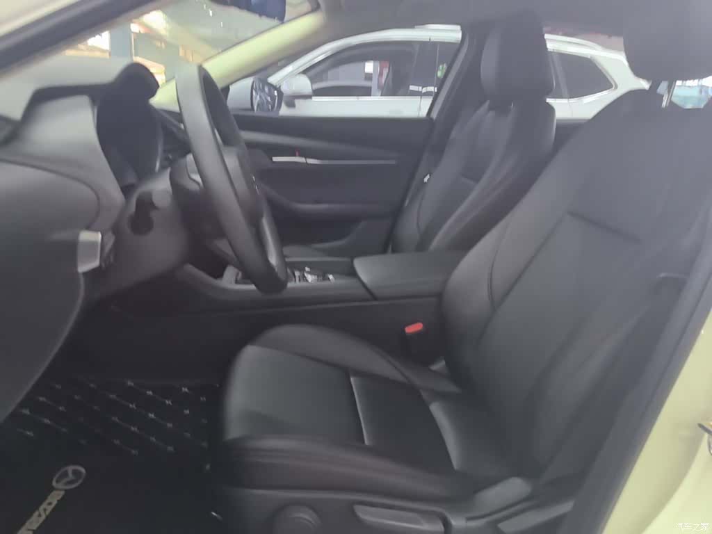 Mazda Mazda3, 2024 15