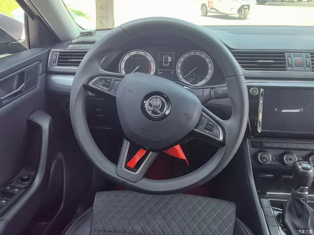 Skoda Superb, 2018 11