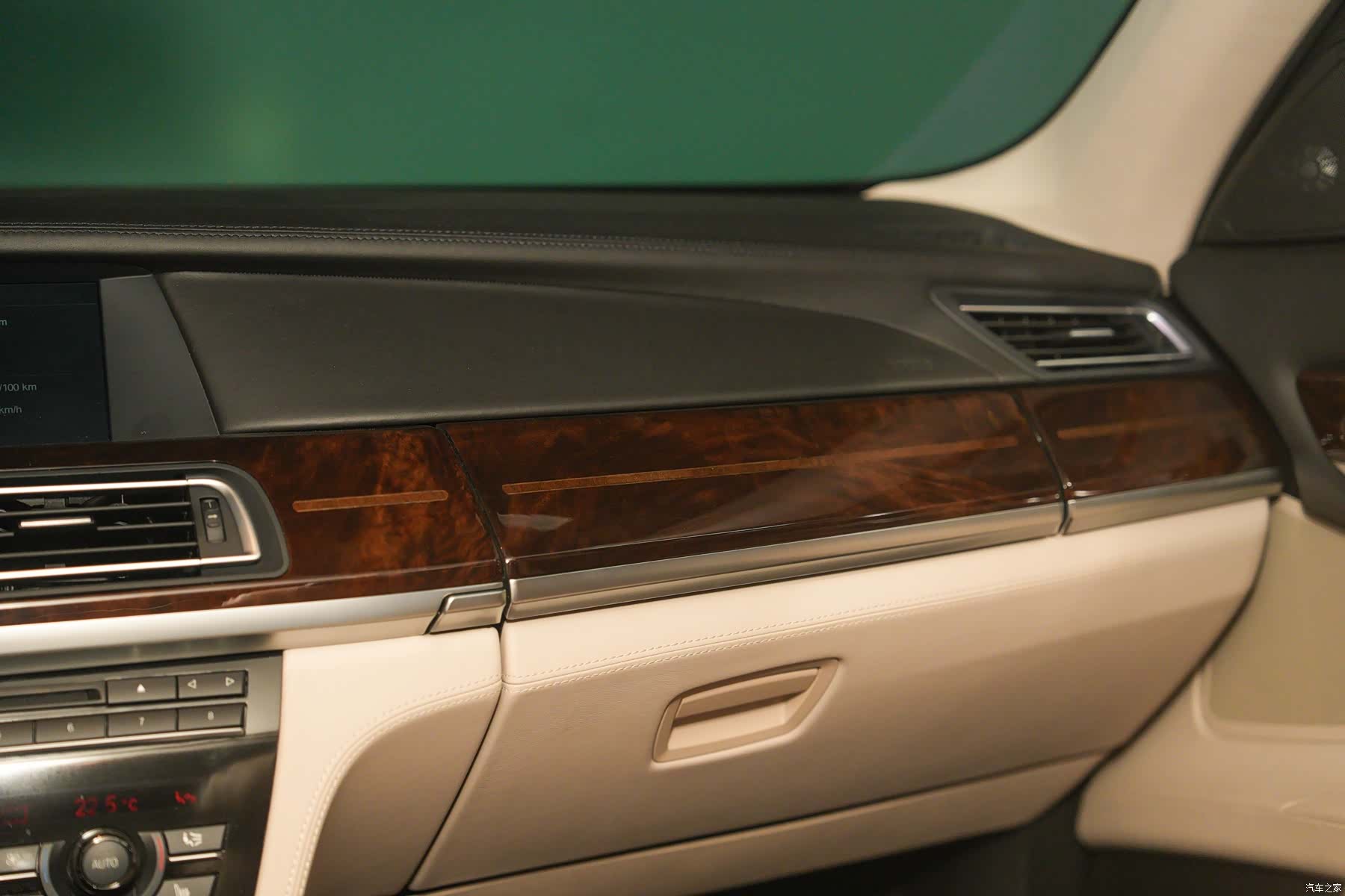 BMW 7 Series, 2012 27