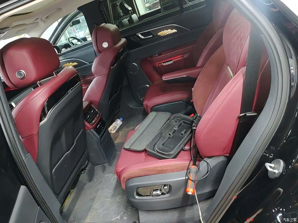 Hongqi E-HS9, 2023 17