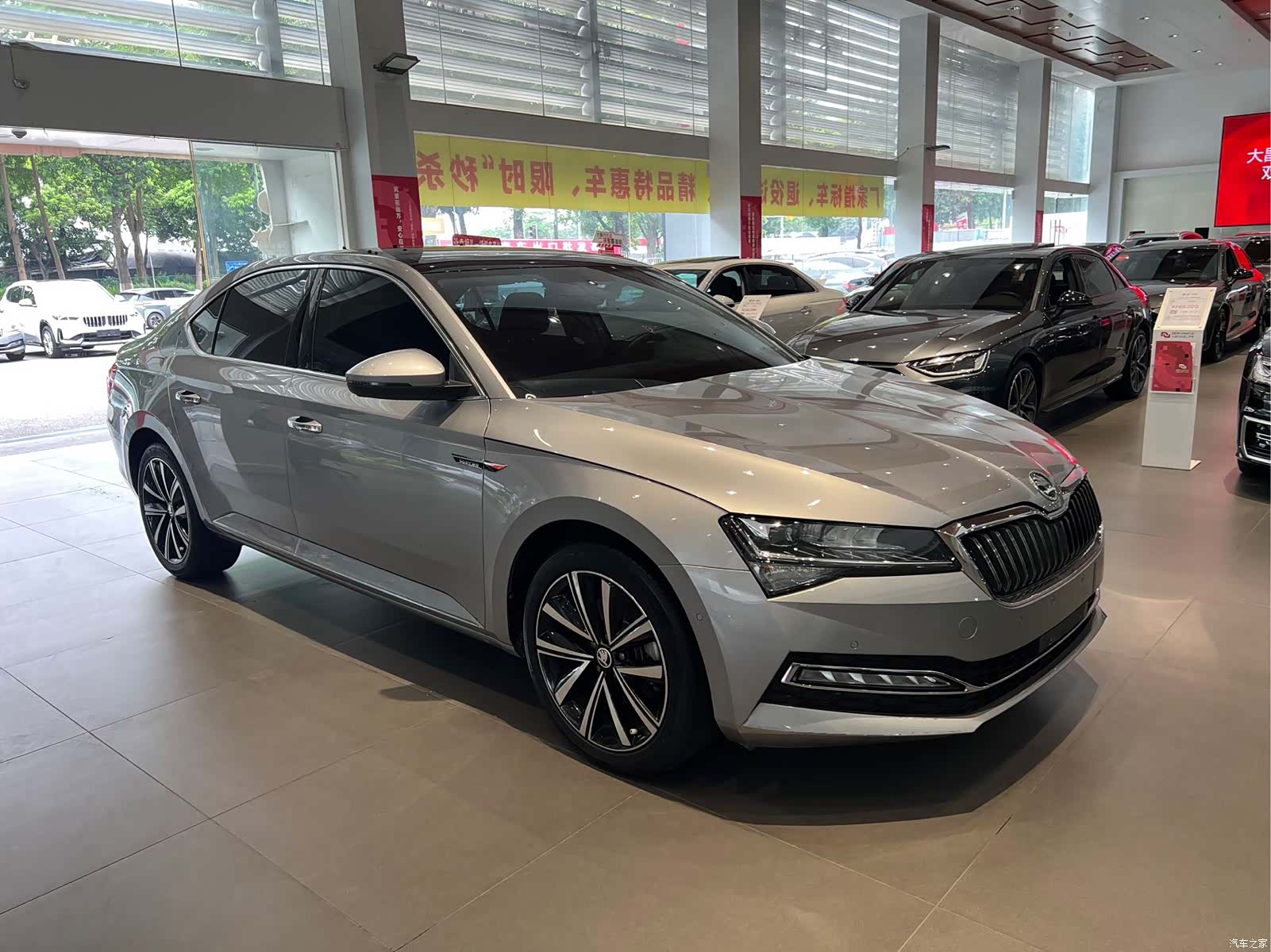 Skoda Superb, 2023 3