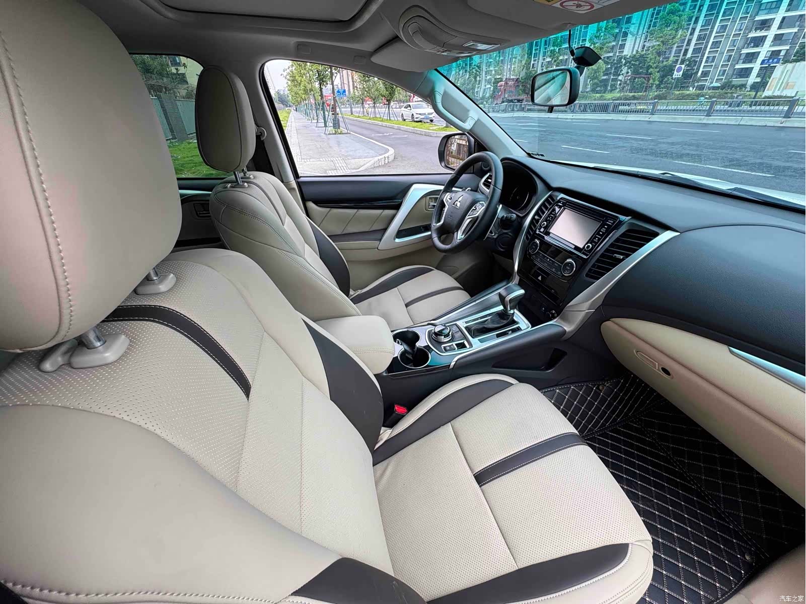 Mitsubishi Pajero, 2019 7