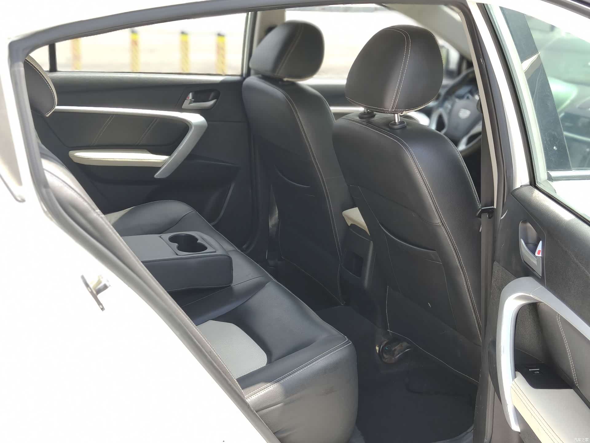 Geely Emgrand, 2016 8