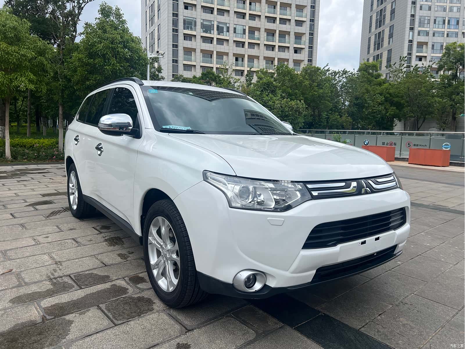 Mitsubishi Outlander, 2013 3