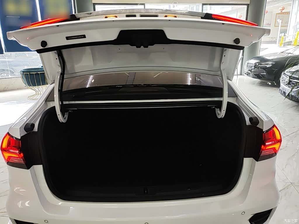 Roewe i5, 2023 19