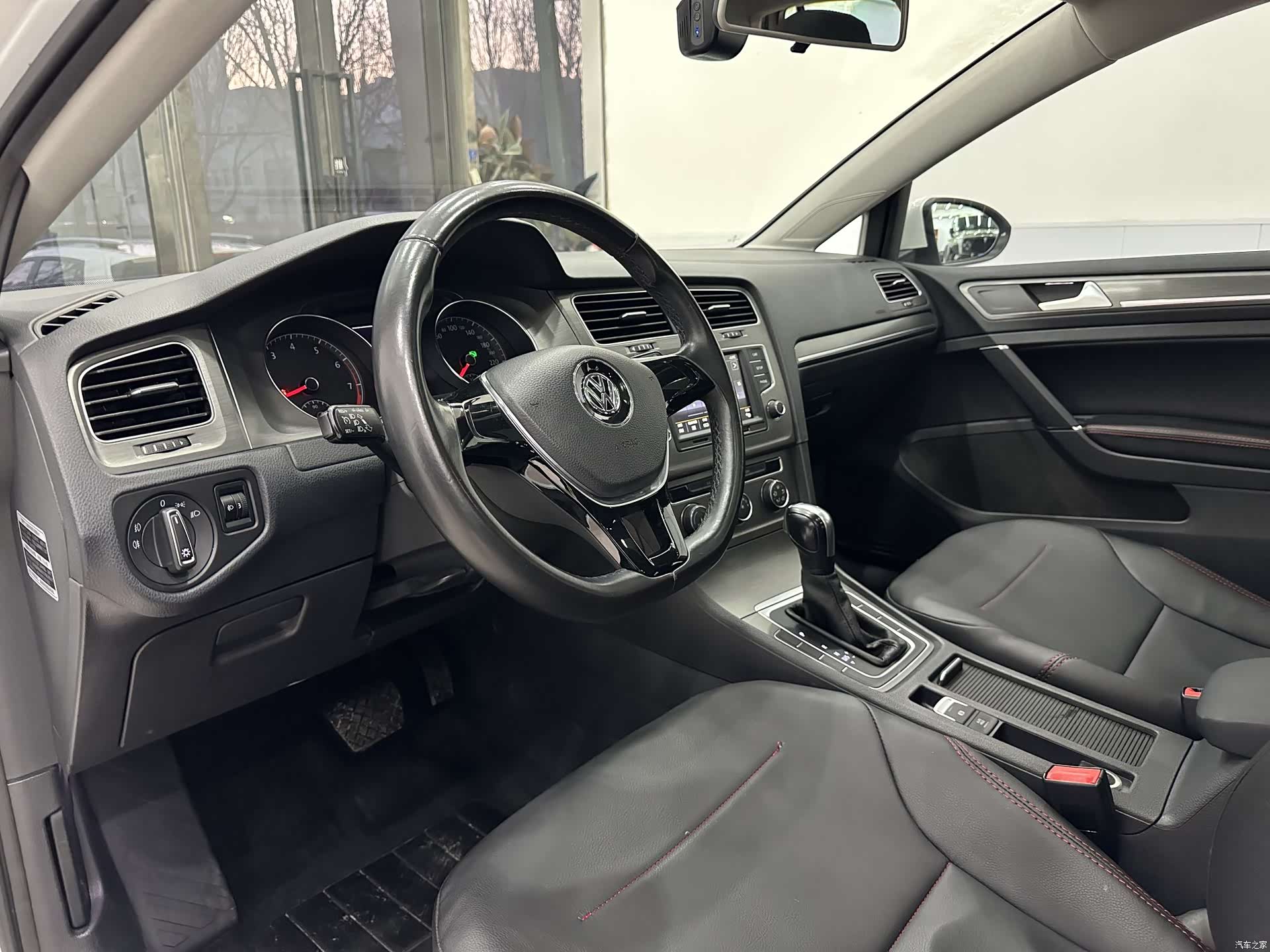 Volkswagen Golf, 2016 все фото