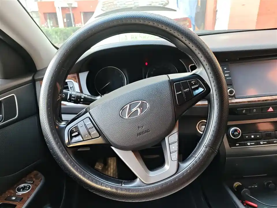 Hyundai Name picture
